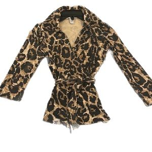 Diane von Furstenburg vintage collection leopard 🐆 wrap top Size 4 (runs small)